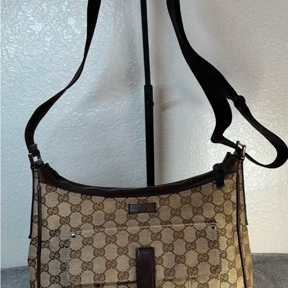 Gucci crossbody bag. - Picture 3 of 16